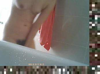 Nerdy asian naked in de shower
