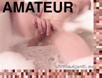 Little April Bathtub rubbing and Fingering pussy