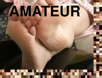 @tici_feet tici_feet tici feet rubbing my feet reading and ignoring you (preview)