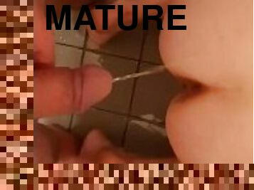 Amature pee play. Pee in pussy and on ass