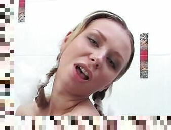 Frisky babe Brigitta F Fingerbangs Her Cunt in the Bath Tub! - Full Video