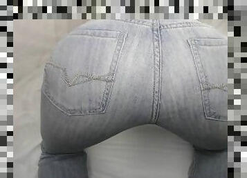 All that Ass In them Jean Riding It Nice And Slow - Vince_wt