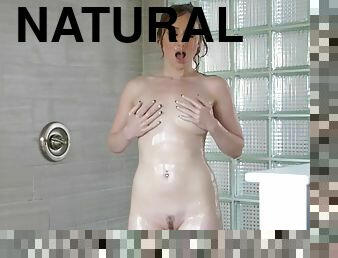 Pale-skinned vixen Crystal Clark masturbates in the shower