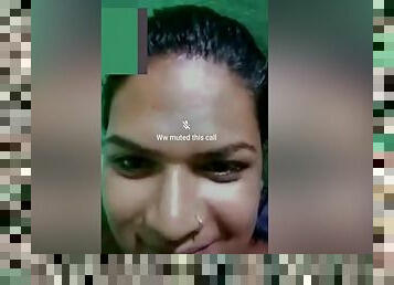 Today Exclusive- Sexy Desi Bhabhi Showing Her Boobs And Pussy On Video Call
