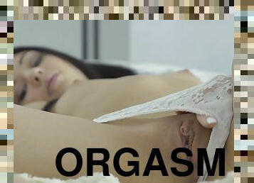 Stunning brunette Sheri Vi brings herself to orgasm