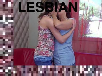 Sex-starved lesbians Wanessa and Livia enjoying each other's company