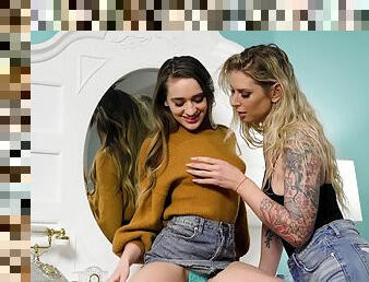First lesbian sex from Brooke Banner for her stepsister Sera Ryder