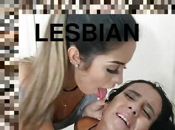 raunchy lesbian licks her step-sis