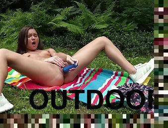 Zoe Bloom Outdoor Play Time - teen solo toying video