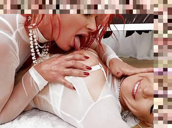 groß-titten, orgamus, anal-sex, blasen, erotisch-mutti, tranny, tief-in-die-kehle, dildo, große-brüste