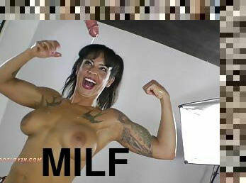 MOM DANI DUPREE CUM BOXING - muscled MILF with sexy tattooes