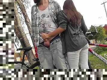 Lucky guy gets public handjob & outdoor quick blowjob from gf
