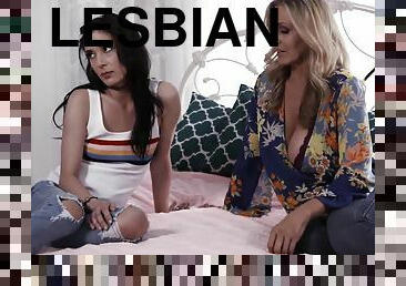 Thrilling lesbians sex video