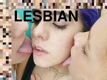 3way sloppy lesbian Kissing - Amateur Sex