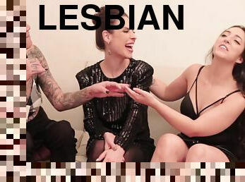 cur, lesbiana, milf, jucarie, sex-in-trei, lenjerie, tatuaj