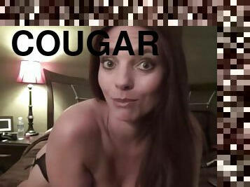 Seductive Cougar Plays With Wet Vagina - Mindi mink