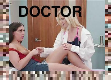 Charlotte stokely and whitney wright bang in doctors office