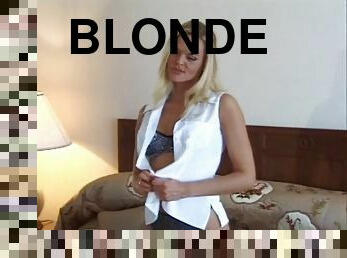 блондинка