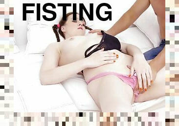 masturbazione-con-mano, masturbarsi, pompini, giovanissime, hardcore, feticci, vulve-rasate