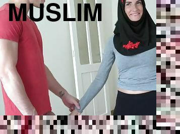 MOSLIMA SLET - muslim woman in hijab - 19 - muslim+mother+wants+to+live+in+prague