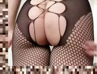 Do you like my bouncing ass in my fishnet tights Daddy?
