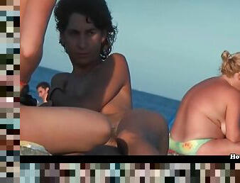 Beautiful naked teen spy cam beach voyeur