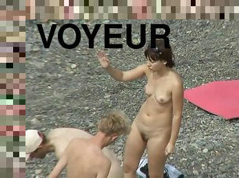 Voyeur loves seeing them nude