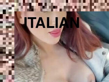 büyük-göğüsler, kamu, orta-yaşlı-seksi-kadın, araba, italyanca, memeler, teşhircilik