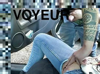 Guarding in a car with a voyeur, cumshot, orgasm, nano-france