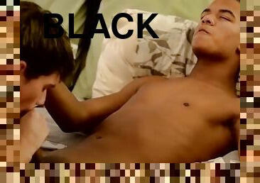 Gorgeous Mark Winters anal fucked by black jock Wily Ryden