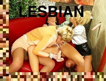 Sucking threesome lesbian dildo