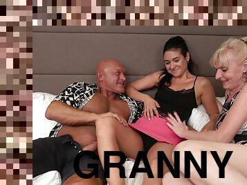 Old lady fucks alongside her niece in sexy home threesome