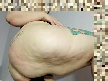 Argentinian BBW twerking with her pussy plug and wanting to get her ass filled with cum