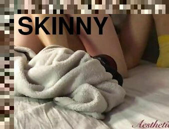 FAT ASS on skinny LESBIAN SCISSORING