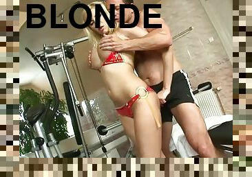 Hardcore exercising sex with a very hot blonde