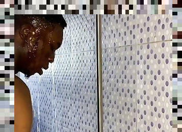 Skinny bitch sucked my BBC in the shower 