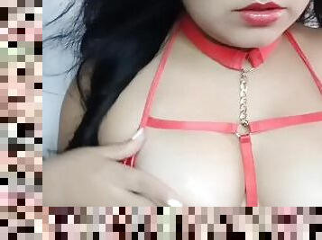 Masturbandome las tetas bien rico, pezones ricos y duros, bitch de rojo