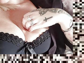 Home alone and horny with Pinky Pussy