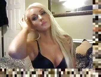 Sexy blonde on cam