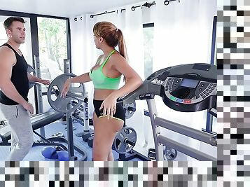 MILF gets laid at the gym and works out younger dong