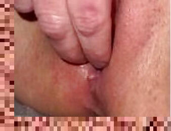 Wife’s first solo squirt on her own
