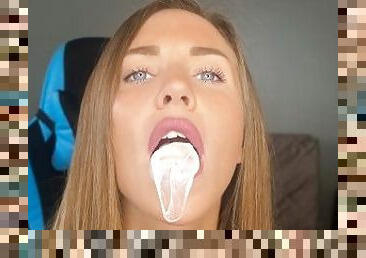 ASMR 10 minutes mouth sounds, amazing  licking and big gum bubbles