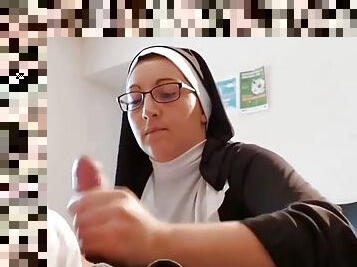 le phantasme de se faire sucer par une nonne