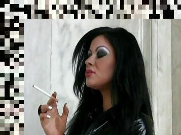 Lucy k rauchen