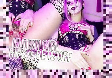 Tattooed Clown Egirl Gets Herself Off