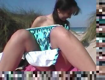 Hidden camera - iges teen on the beach