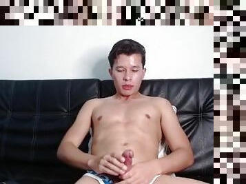 CUM ON CAM - SEXY GUY SPILLING AND EATING CUM