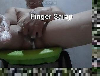 Finger sa pwet habang nag Jajakol ang sarap pala pag sabay. Uhaw sa kantot
