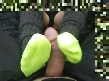 Asia Feet give Footjob Sockjob in yellow Socks