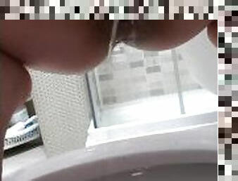 Zoom peeing toilet!